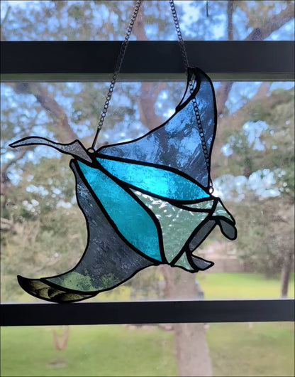 Stained Glass Mantaray (10x9)