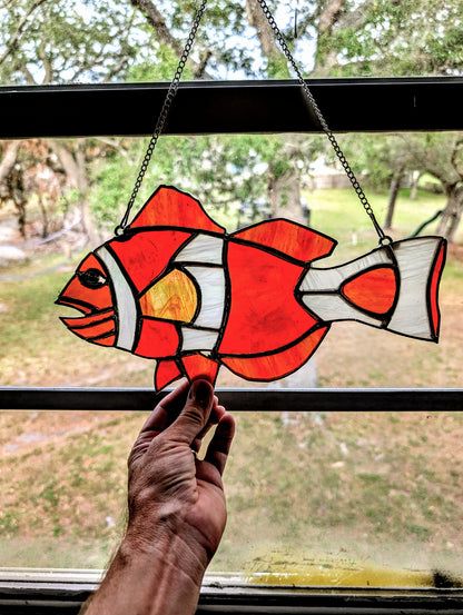 Stained Glass Clownfish (12W x 7H)