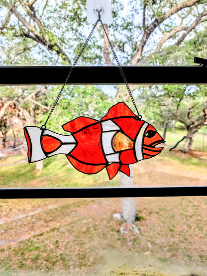 Stained Glass Clownfish (12W x 7H)