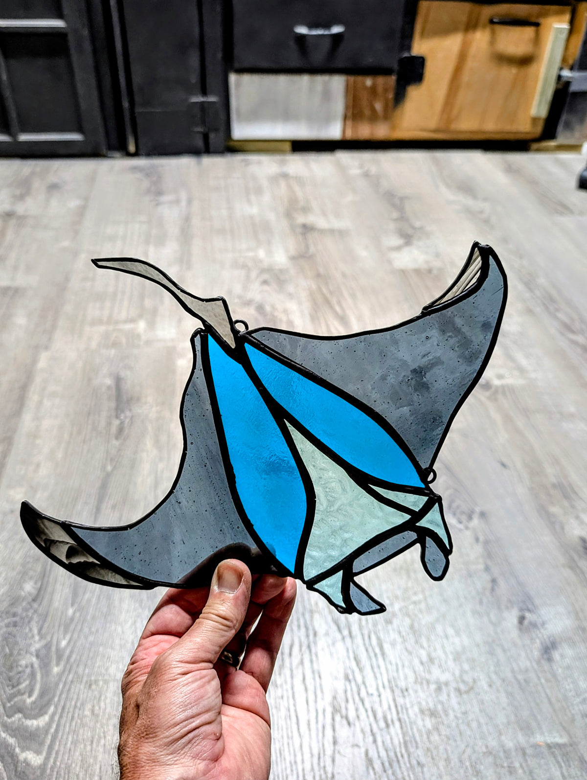 Stained Glass Mantaray (10x9)