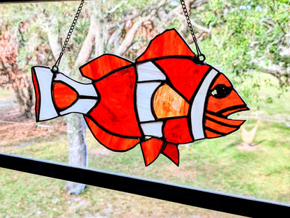 Stained Glass Clownfish (12W x 7H)