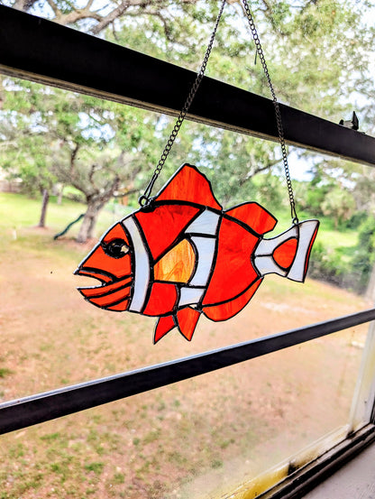 Stained Glass Clownfish (12W x 7H)